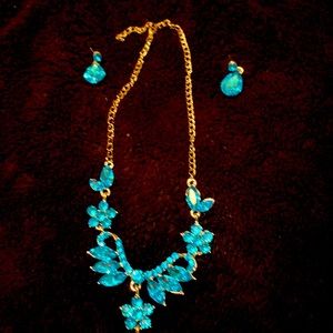 Earrings and necklaces set